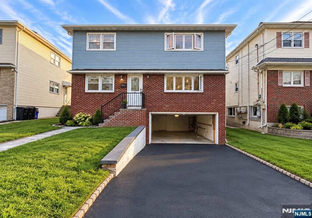 Property Photo:  10 Page Avenue 1  NJ 07071 