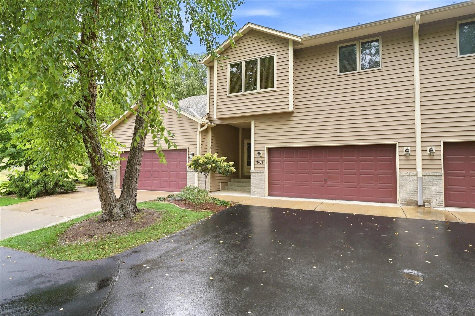 Property Photo:  1904 Lincoln Street S 1904  MN 55057 