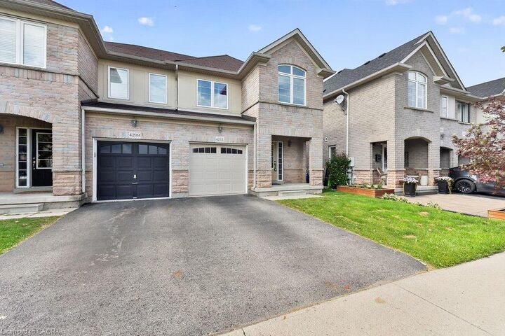 Property Photo:  4211 Thomas Alton Boulevard  ON L7M 0N1 