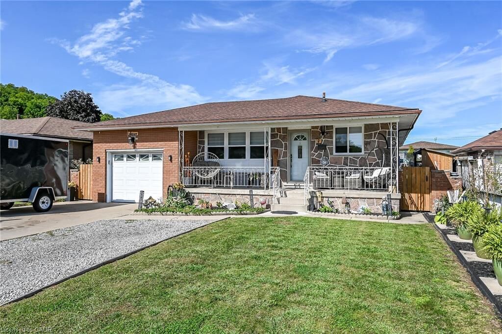 Property Photo:  7 Glen Allen Drive  ON L8G 3A3 
