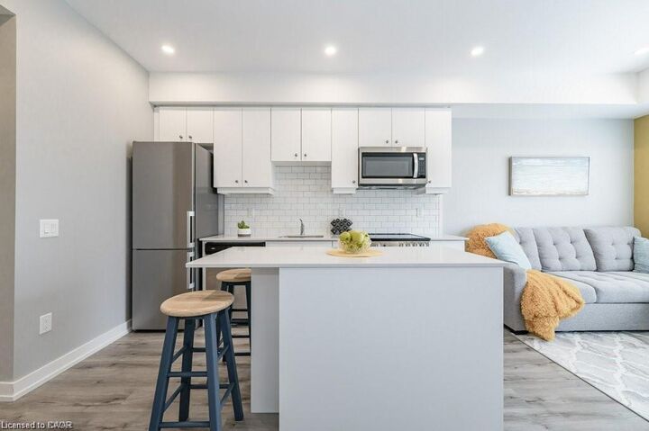 Property Photo:  247 Northfield Drive E 503  ON N2K 0H1 
