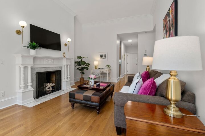 Property Photo:  280 Commonwealth Ave 102  MA 02116 