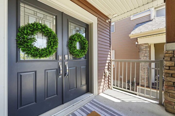 Property Photo:  129 Kingsbury Close SE  AB T4A 0R4 