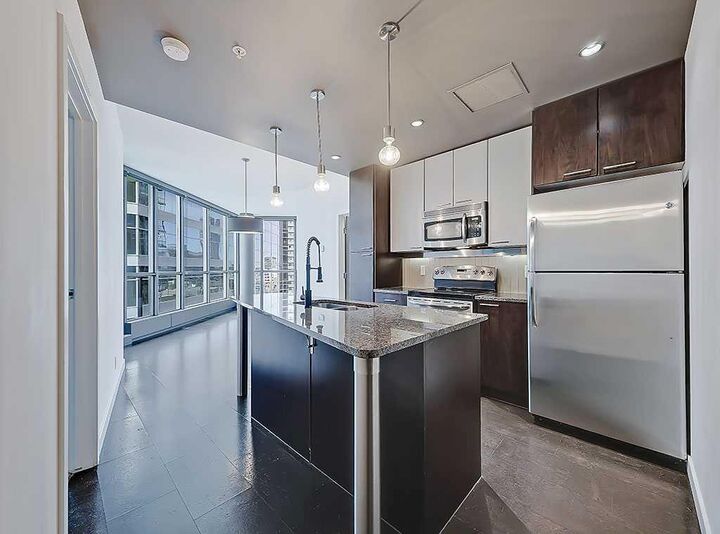 Property Photo:  220 12 Avenue SE 902  AB T2G 0Z7 