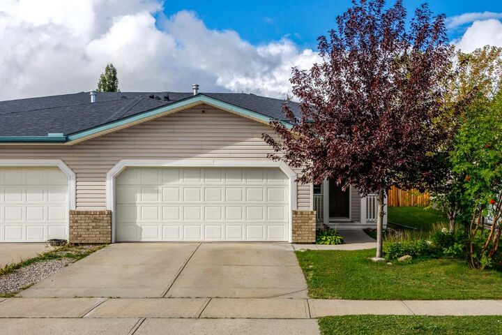 Property Photo:  1458 Smith Avenue  AB T0M 0S0 