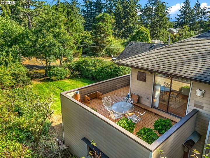 Property Photo:  701 5th Ave  OR 97138 