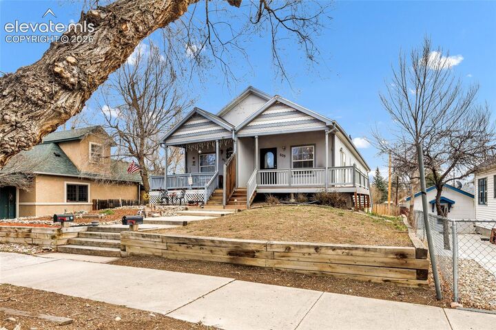 Property Photo:  609 N Spruce Street  CO 80905 