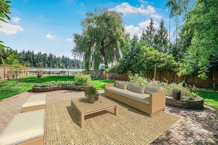 Property Photo: 18404 W Spring Lake Drive SE WA 98058