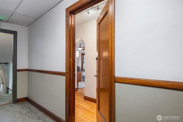 Property Photo:  408  Bellevue Avenue E 201  WA 98102 