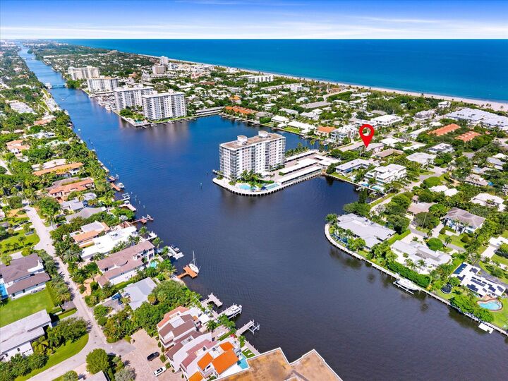 Property Photo:  990 Casuarina Road 4  FL 33483 