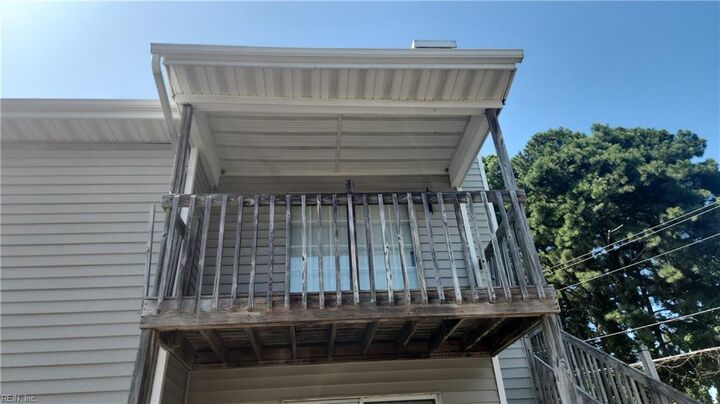 Property Photo: 3700 Towne Point Rd B VA 23703