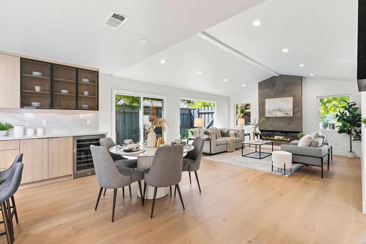 Property Photo: 1600 Don Court CA 94040