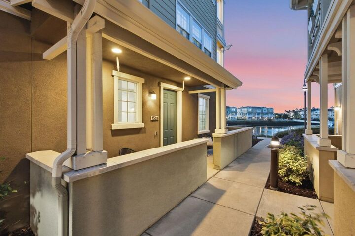 Property Photo:  639 Turnbuckle Drive 1503  CA 94063 