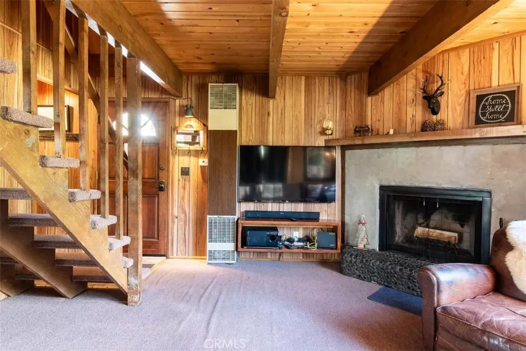 Property Photo:  594 Villa Grove  CA 92314 