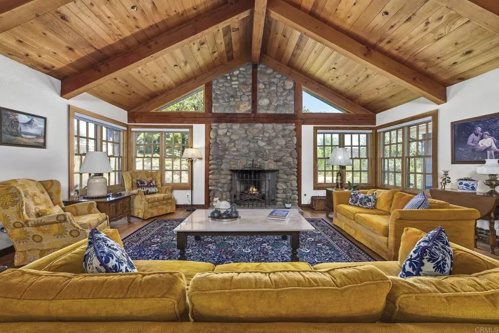 Property Photo:  19050 Via Cuesta  CA 92065 