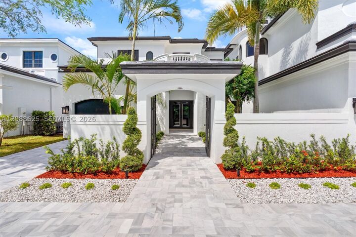 Property Photo:  17614 Circle Pond Ct  FL 33496 