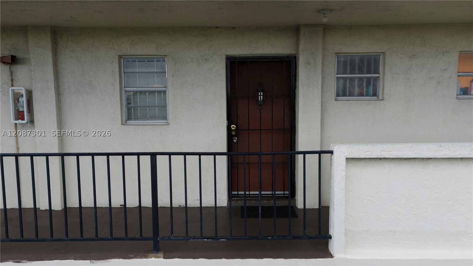 Property Photo: 220 SW 9th Ave 518 FL 33009