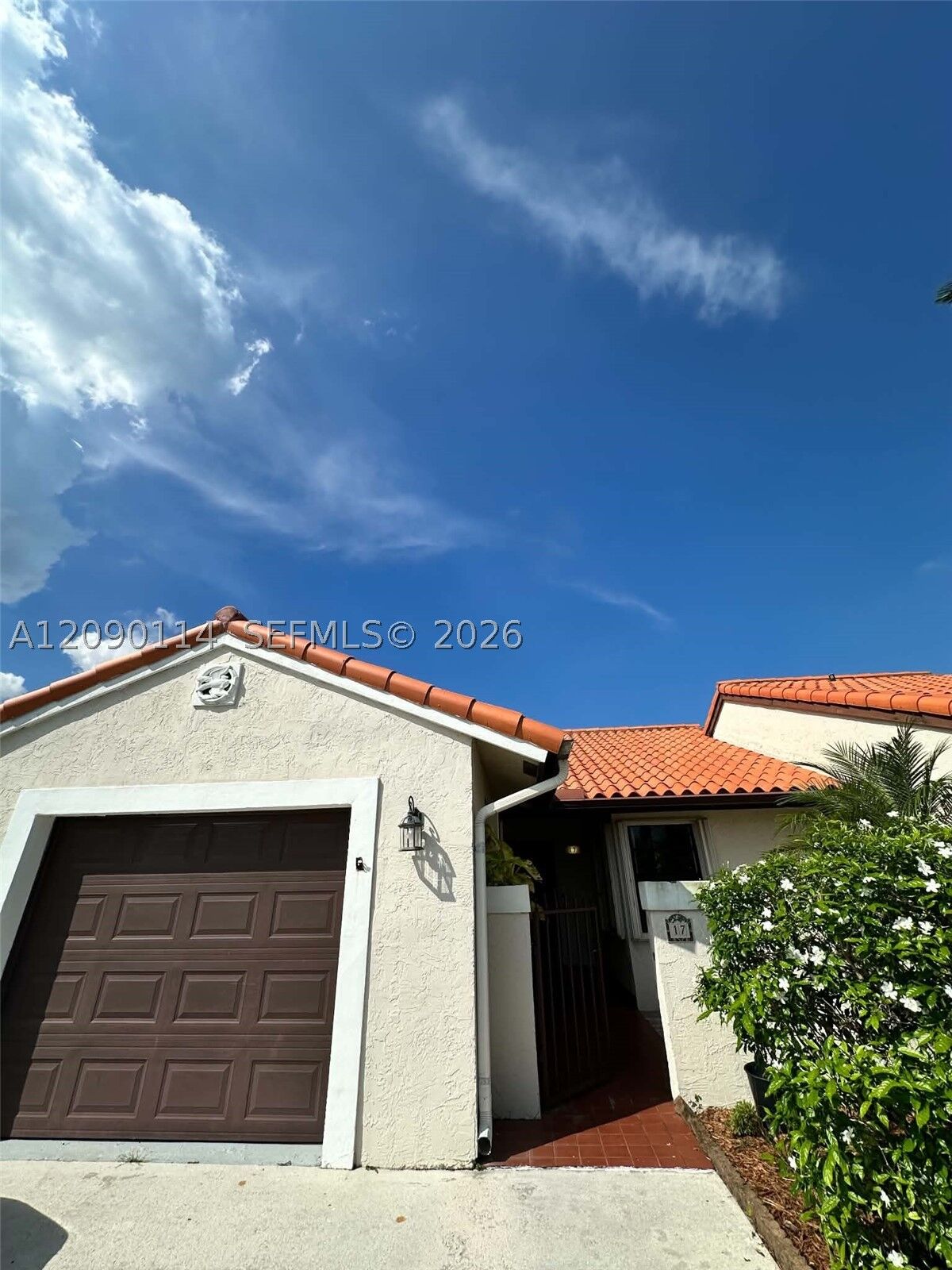 Property Photo:  17 Columbia Ct  FL 33442 