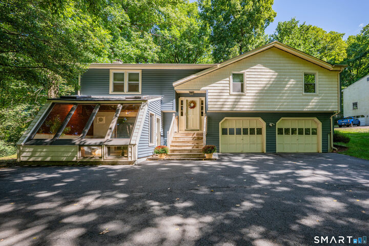 Property Photo:  805 Neipsic Road  CT 06033 