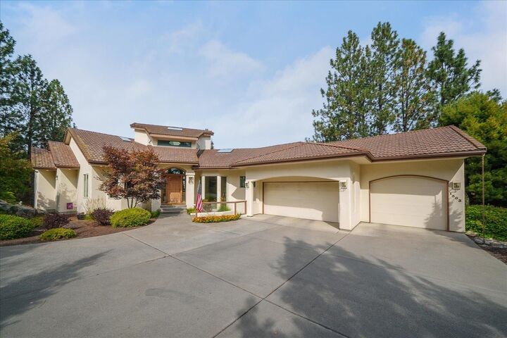 Property Photo:  1502 S Riegel Ct  WA 99212 