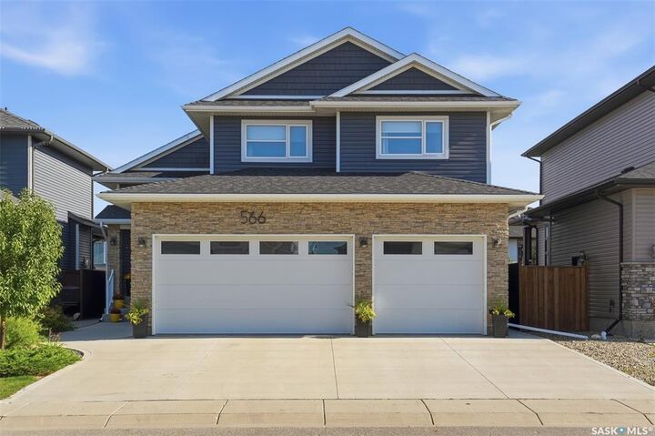 Property Photo:  566 Bolstad Turn  SK S7W 0X9 