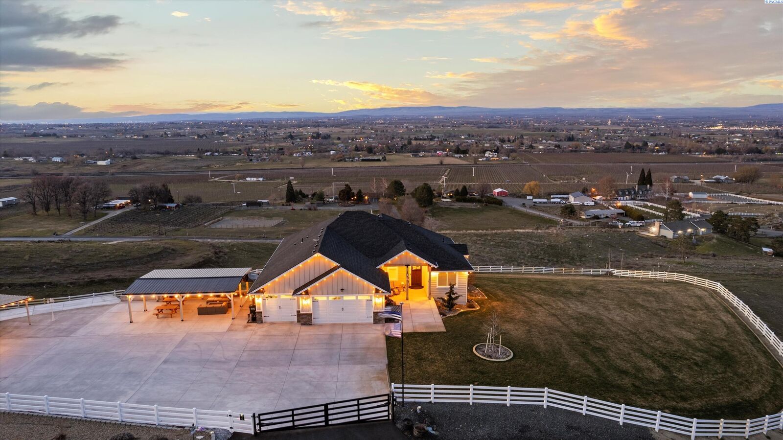 Property Photo: 21902 S 1522 Pr SW WA 99350