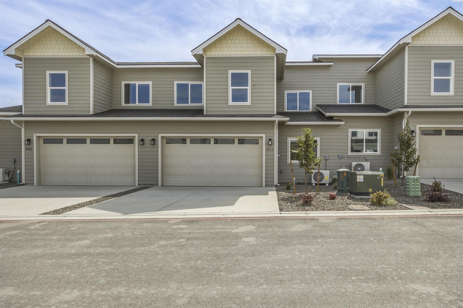 Property Photo:  4413 Conifer St  WA 99353 