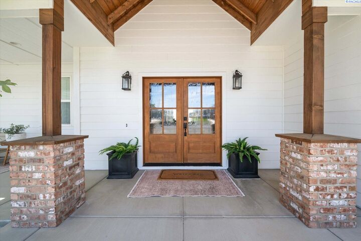 Property Photo:  83204 E Sagebrush Rd  WA 99338 