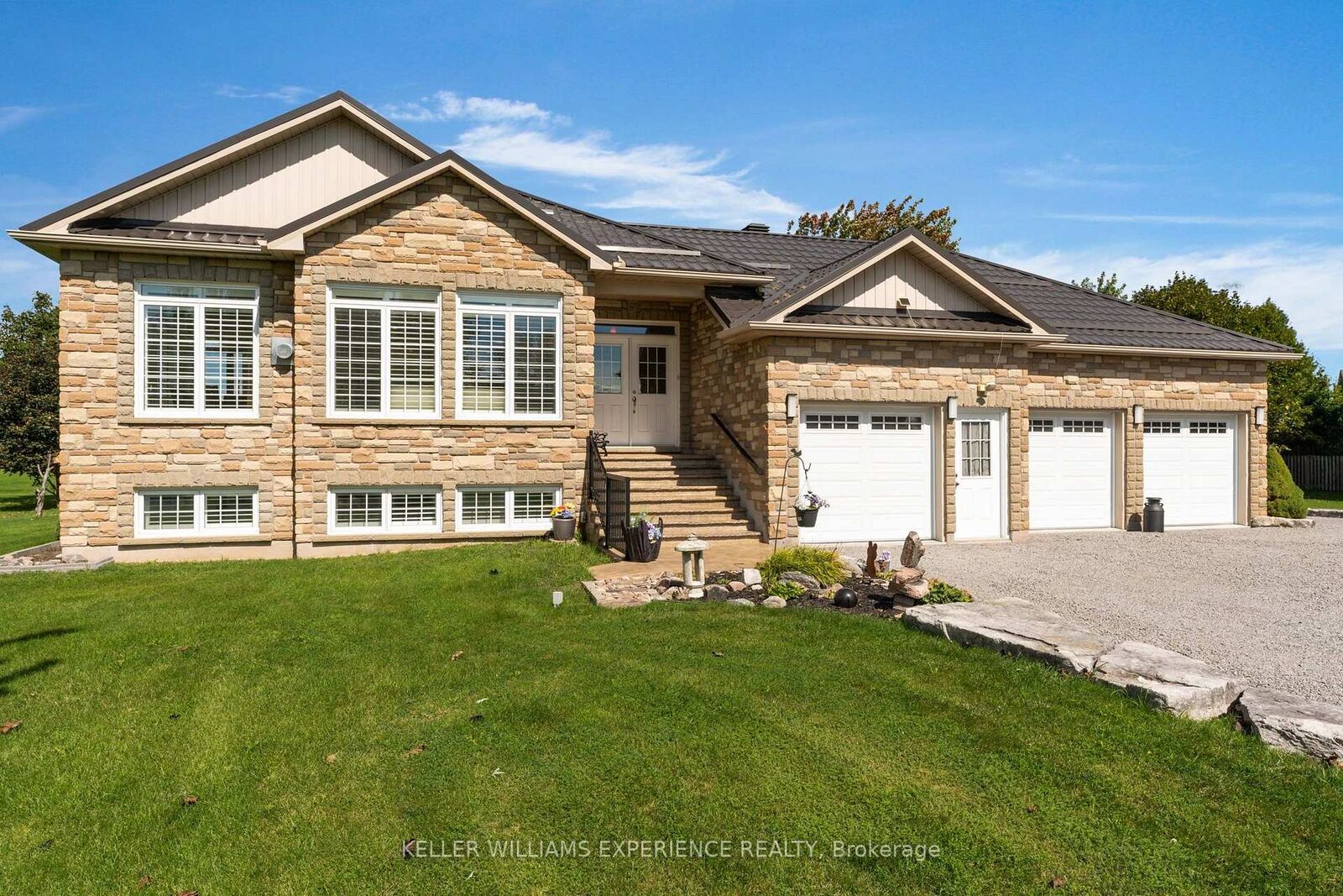 Property Photo:  2884 Sunnydale Lane  ON L0K 1B0 