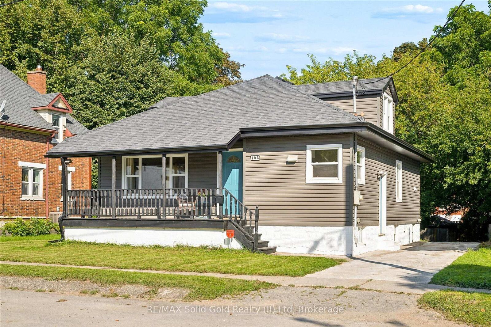 Property Photo:  408 Breithaupt Street  ON N2H 5H9 