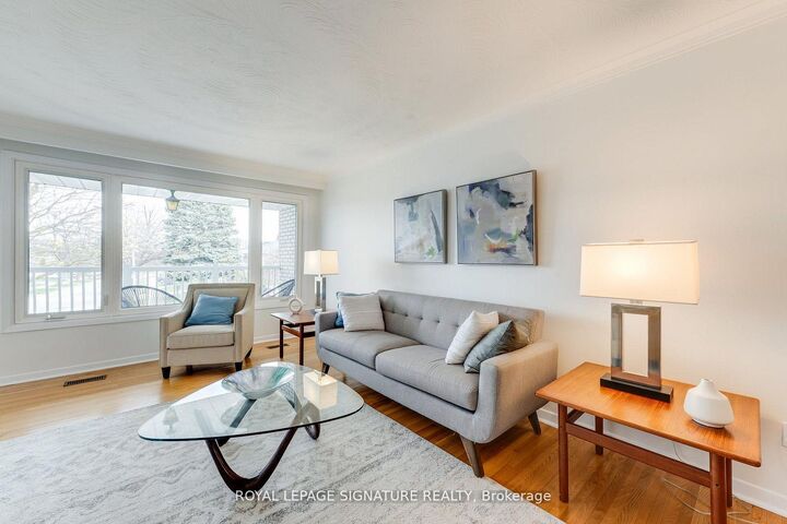 Property Photo:  124 Edmonton Drive  ON M2J 3X1 