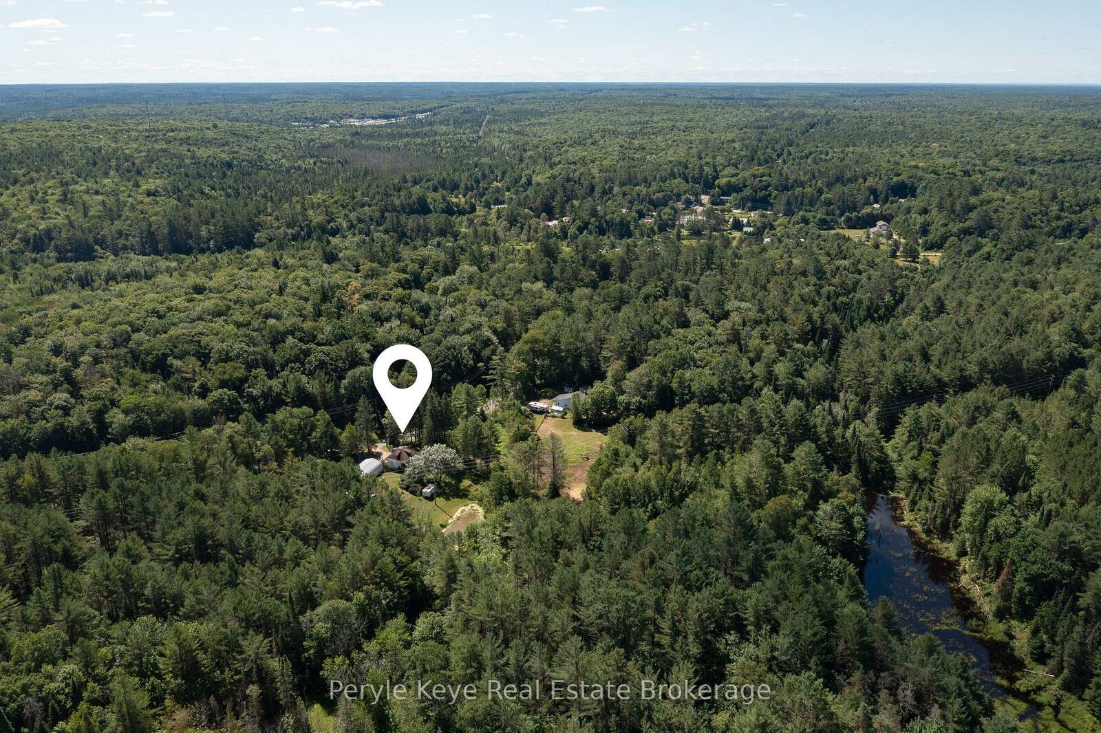 Property Photo: 2322 Old Muskoka Road ON P0B 1M0