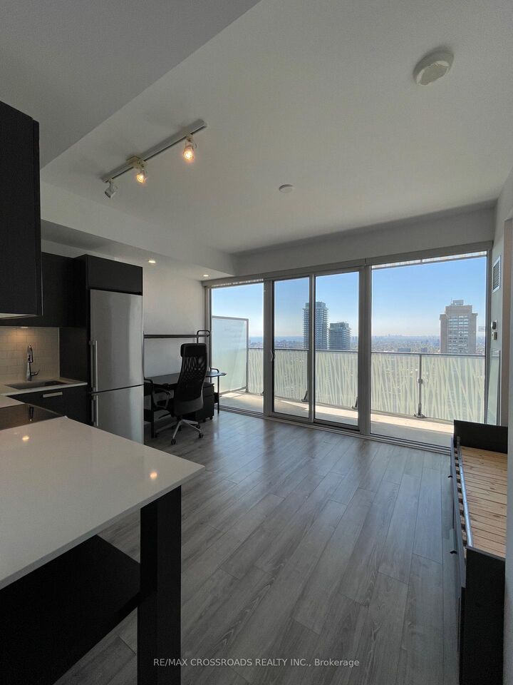 Property Photo:  42 Charles Street E 4305  ON M4Y 0B7 