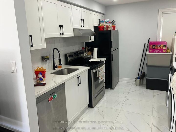 Property Photo:  1942 Duluth Crescent  ON N5V 1H7 