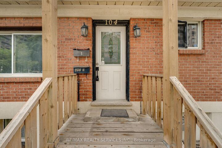 Property Photo:  104 Hess Street S  ON L8P 3N5 
