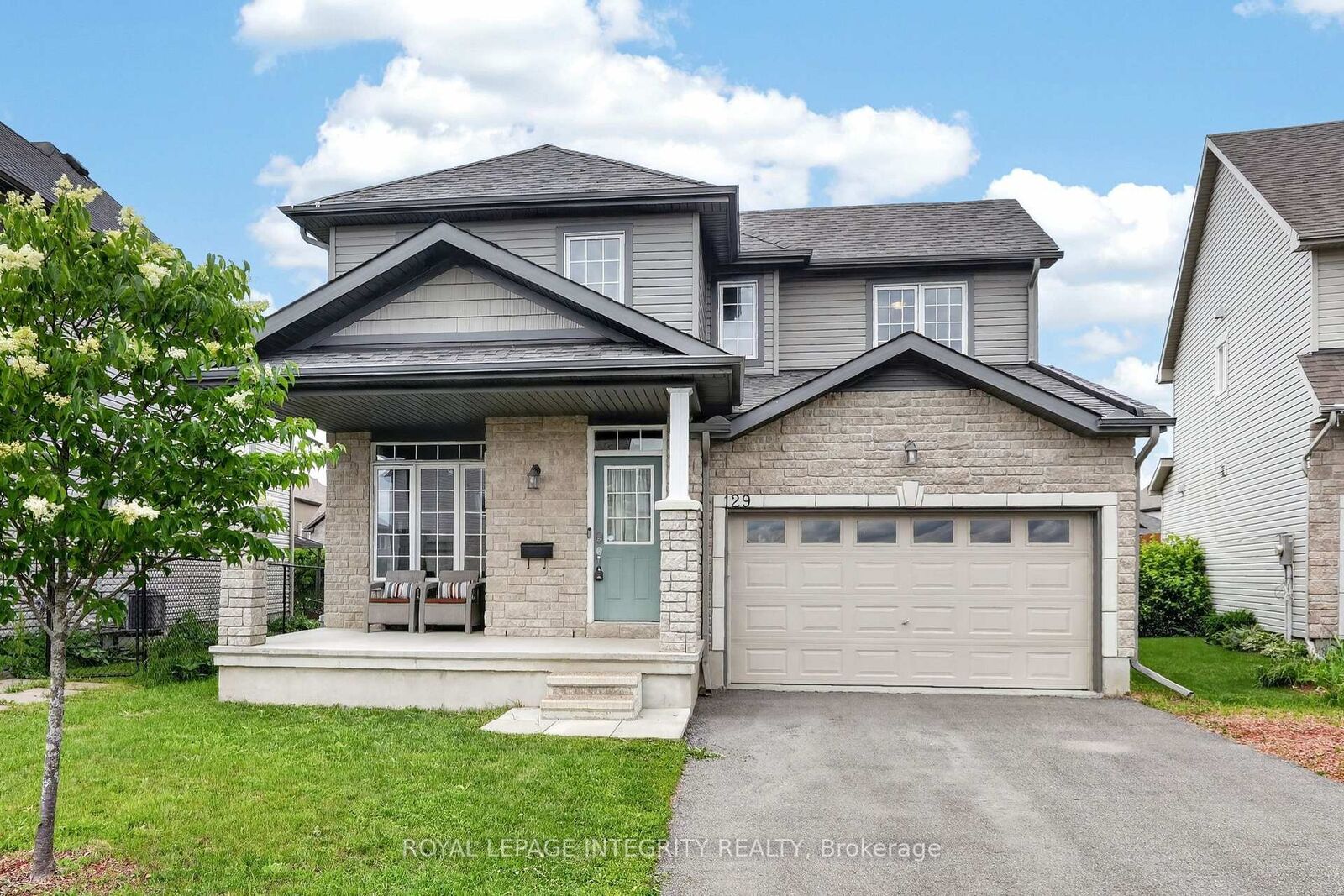 Property Photo: 129 Dorina Sarazin Crescent ON K4K 0G6