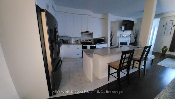 Property Photo:  29 Hornchurch Street Upper  ON L1P 0J3 