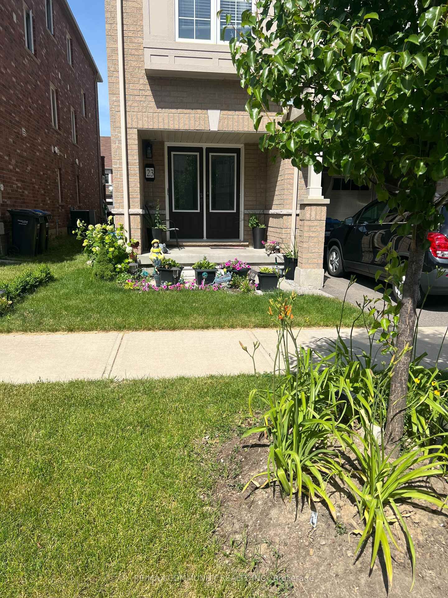 Property Photo: 23 Francesco Street Room 1 ON L7A 4N6