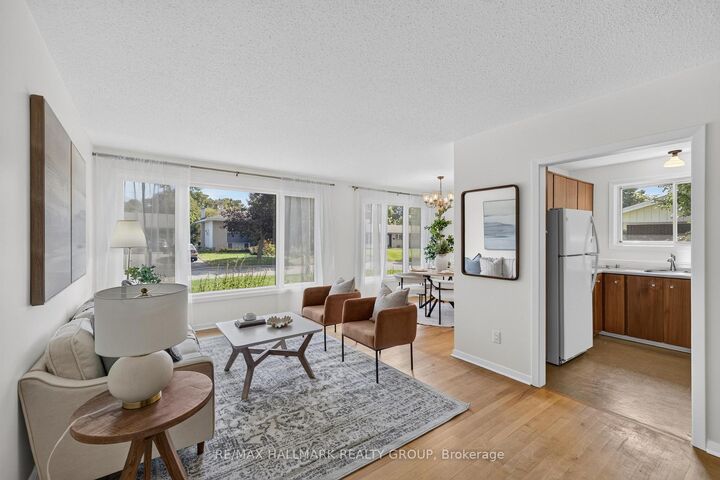 Property Photo:  3051 Cowan Crescent  ON K1V 8K9 
