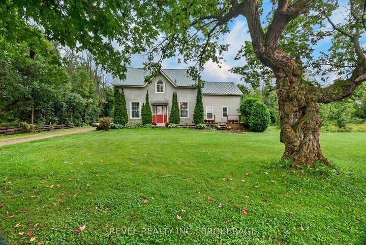 Property Photo: 275 Haig Road ON K7G 2V4