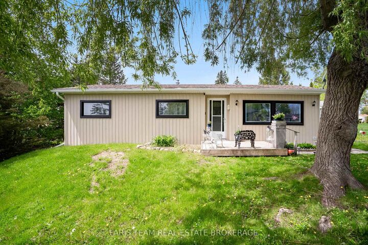 Property Photo:  21 Hawthorne Drive  ON L9S 1P7 