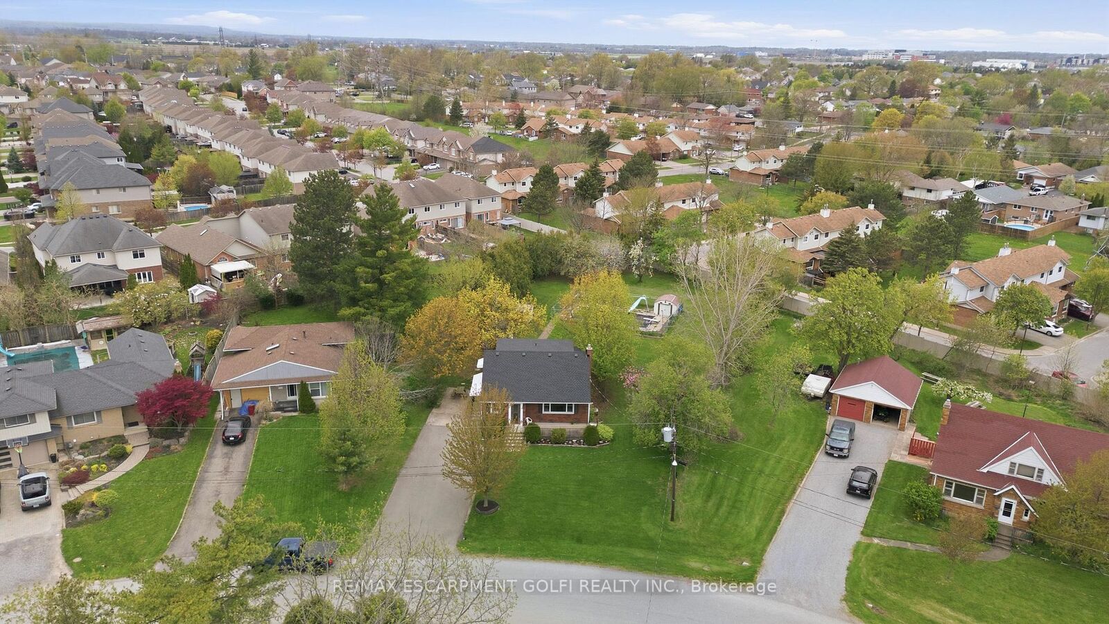 Property Photo:  12 Valley Road  ON L2S 1Y6 