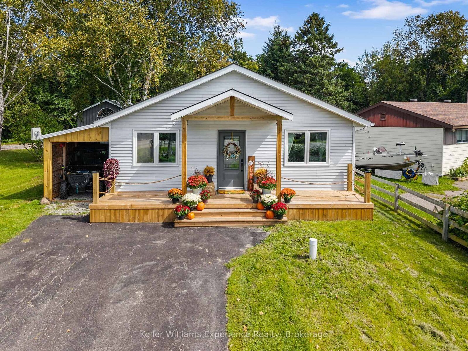 Property Photo:  5691 Penetanguishene Road  ON L0L 1P0 