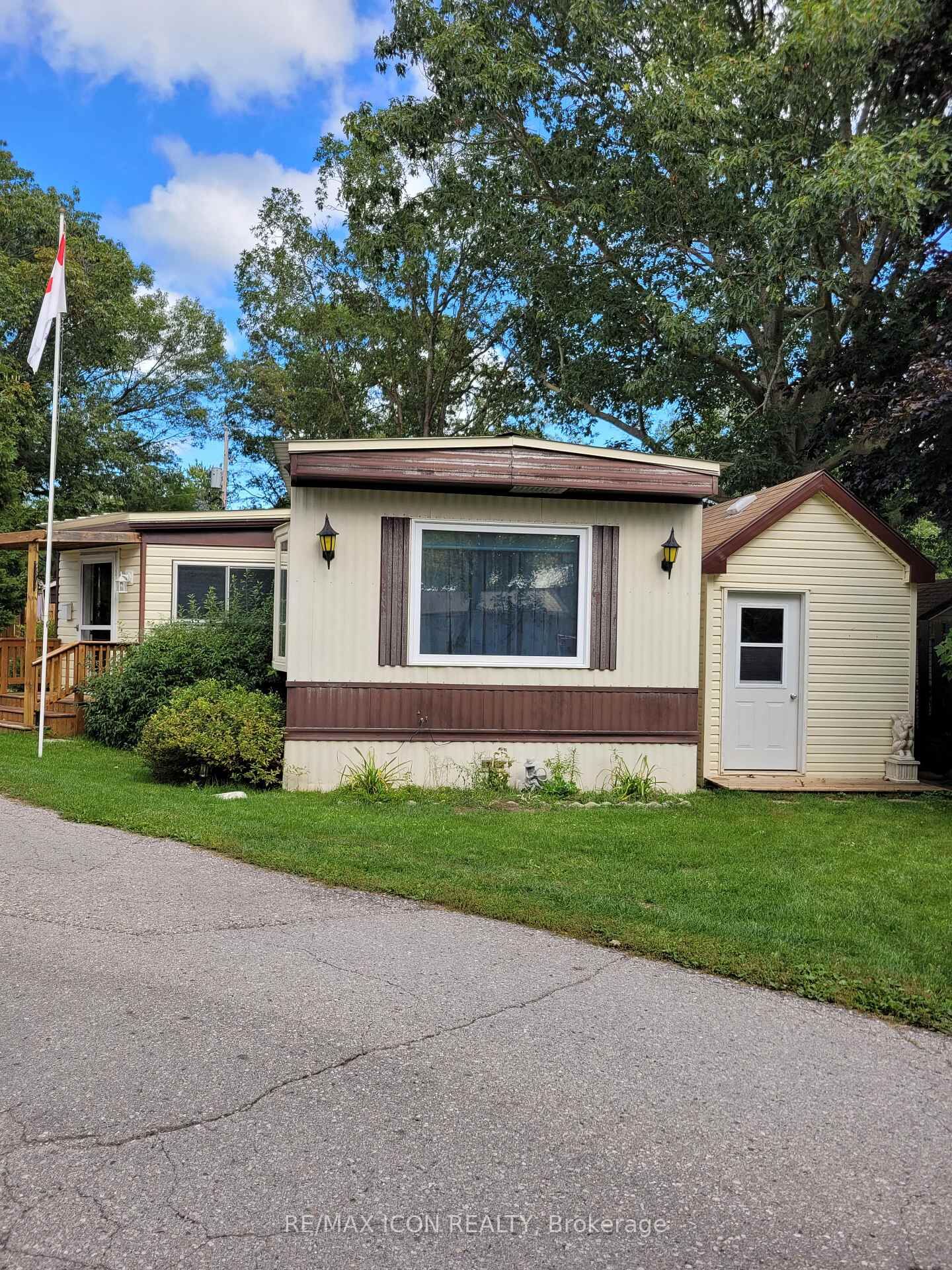 Property Photo: 9839 Lakeshore Road 5 ON N0M 1T0