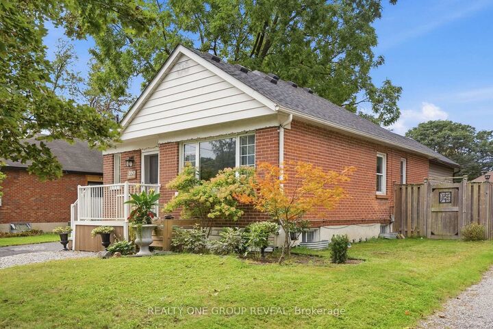 Property Photo:  890 Grierson Street  ON L1G 5J9 