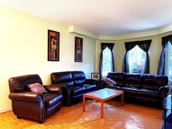 Property Photo:  46 Lagani Avenue  ON L4B 3C7 