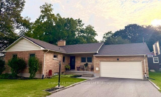 Property Photo: 31 Parkwood Drive ON N4G 2B7