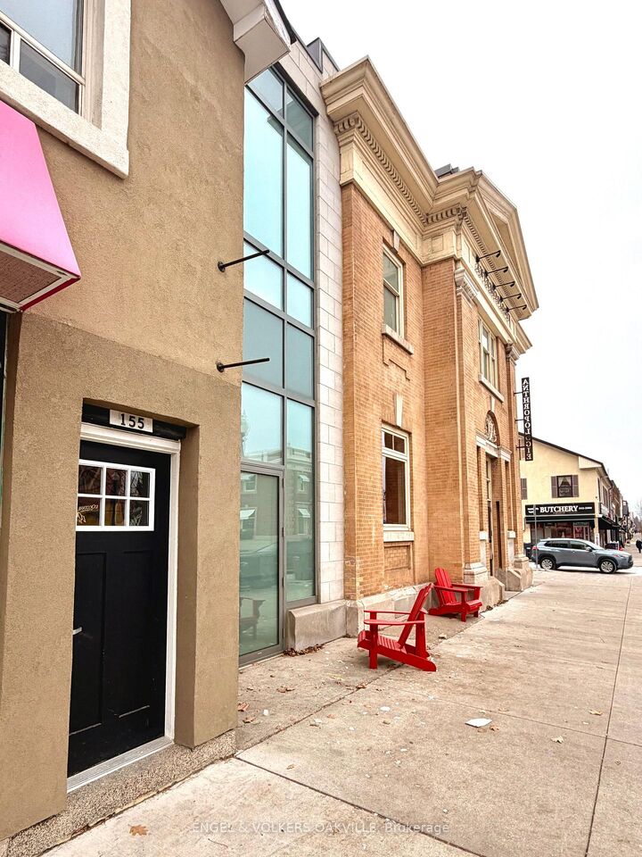 Property Photo:  155 Lakeshore Road E 3  ON L6J 5C3 