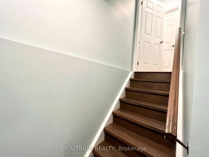 Property Photo:  1392 Hill Street  ON L9T 6M6 