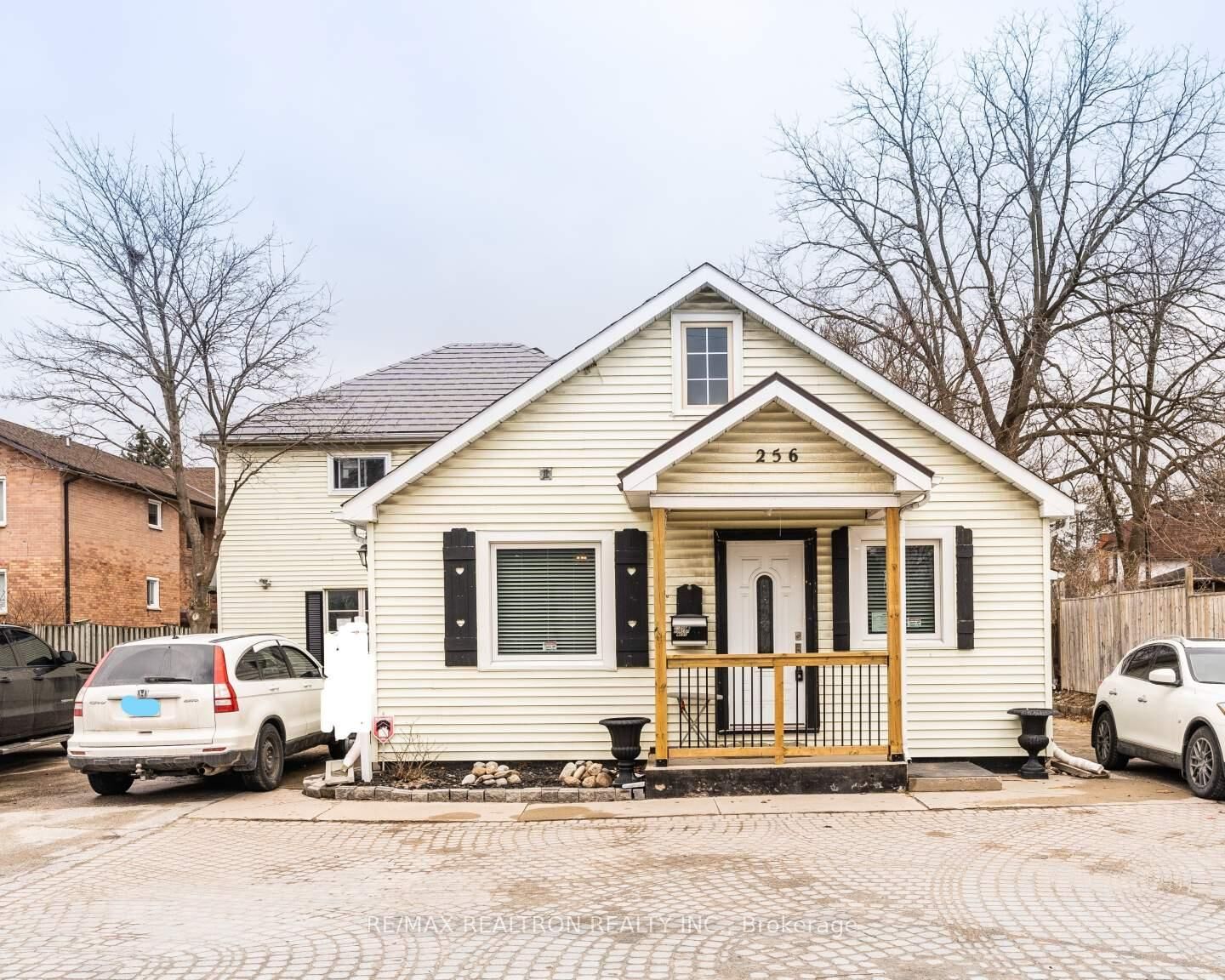 Property Photo:  256 Dunlop Street W  ON P0A 1C0 